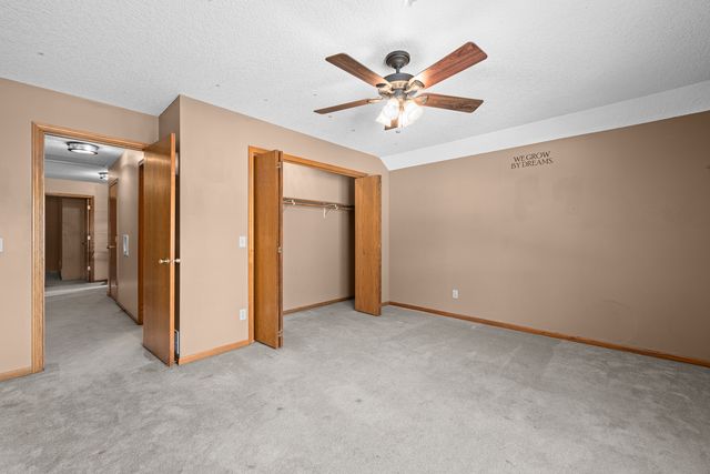 2804 W 44th Street, Davenport, IA 52806
