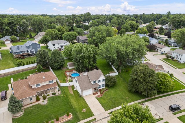2804 W 44th Street, Davenport, IA 52806