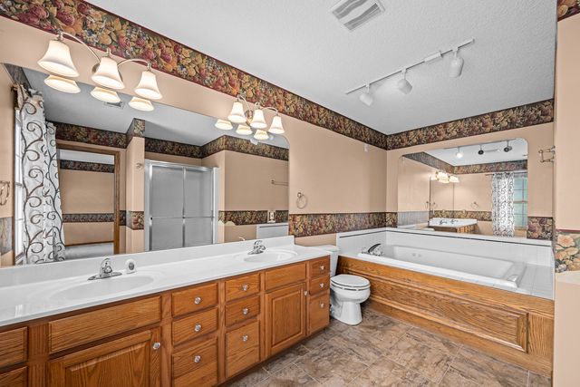 2804 W 44th Street, Davenport, IA 52806