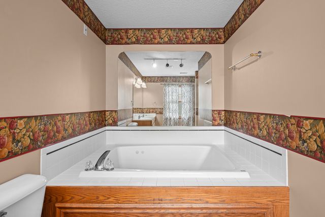 2804 W 44th Street, Davenport, IA 52806