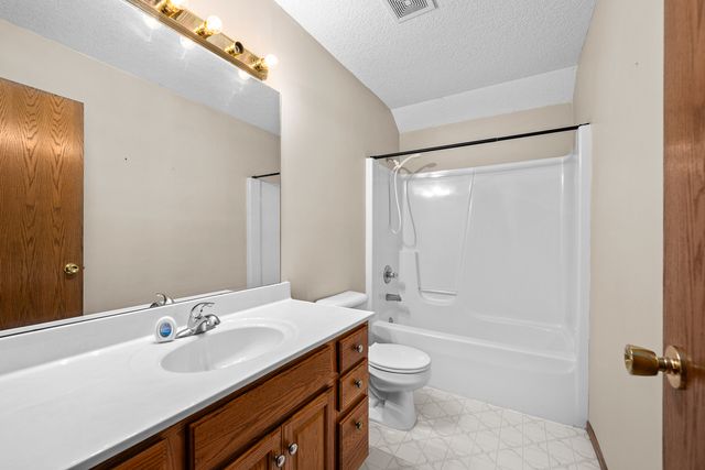 2804 W 44th Street, Davenport, IA 52806