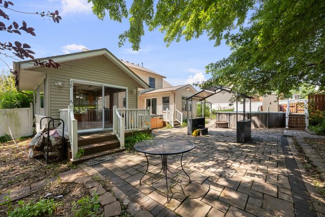 2804 W 44th Street, Davenport, IA 52806