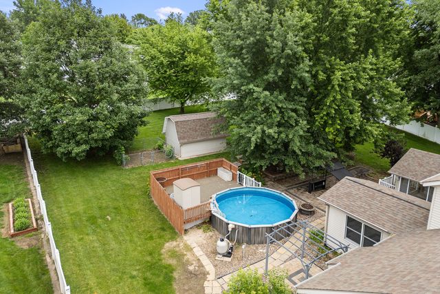 2804 W 44th Street, Davenport, IA 52806