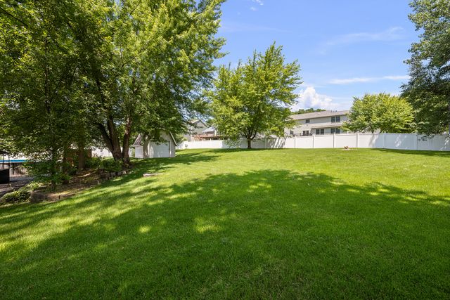 2804 W 44th Street, Davenport, IA 52806
