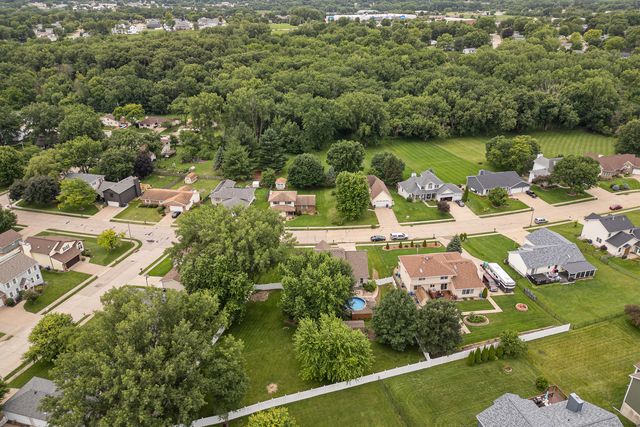 2804 W 44th Street, Davenport, IA 52806