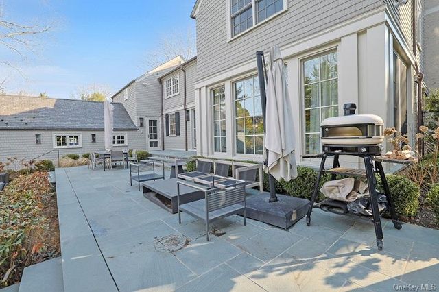 19 Overlook Road, Scarsdale, NY 10583