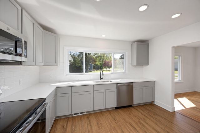 7553 Nichols Street, Utica, MI 48317
