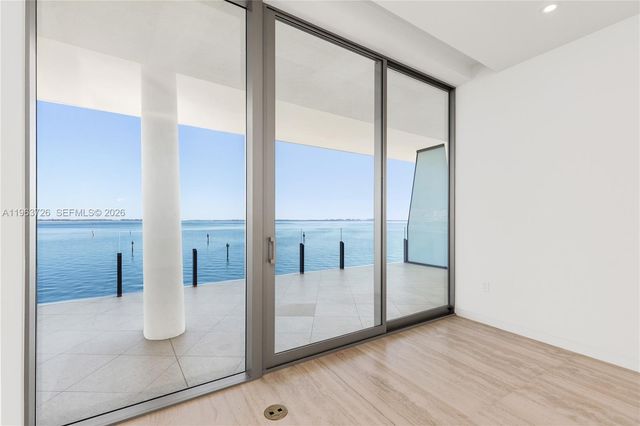 5 Grove Isle Dr M303, Miami, FL 33133