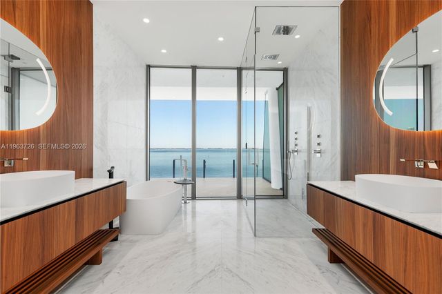 5 Grove Isle Dr M303, Miami, FL 33133