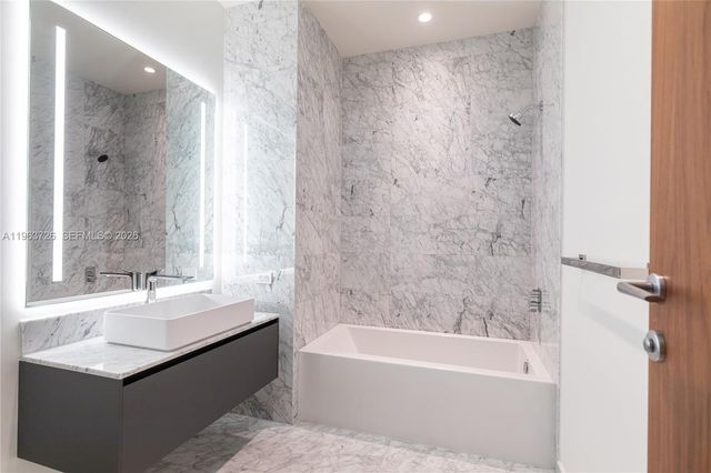 5 Grove Isle Dr M303, Miami, FL 33133