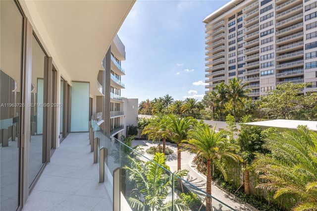 5 Grove Isle Dr M303, Miami, FL 33133