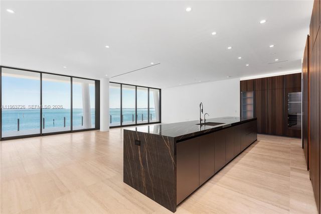 5 Grove Isle Dr M303, Miami, FL 33133