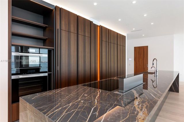 5 Grove Isle Dr M303, Miami, FL 33133