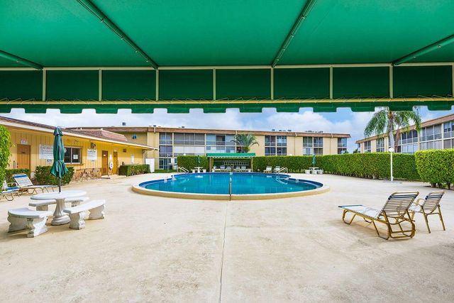 500 Village Green Circle W 205, Palm Springs, FL 33461