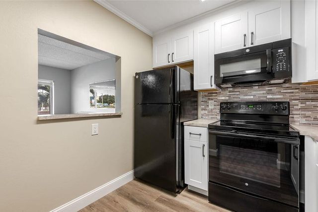 500 Village Green Circle W 205, Palm Springs, FL 33461