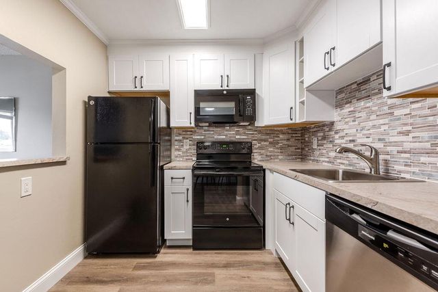 500 Village Green Circle W 205, Palm Springs, FL 33461