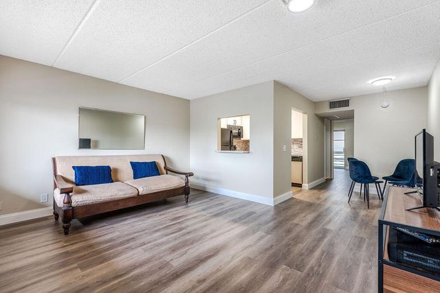 500 Village Green Circle W 205, Palm Springs, FL 33461