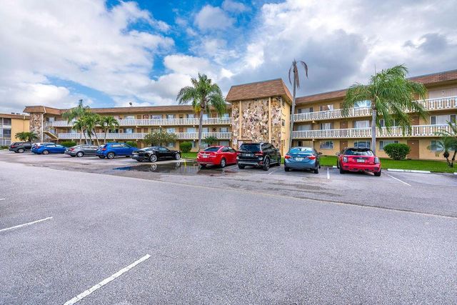 500 Village Green Circle W 205, Palm Springs, FL 33461