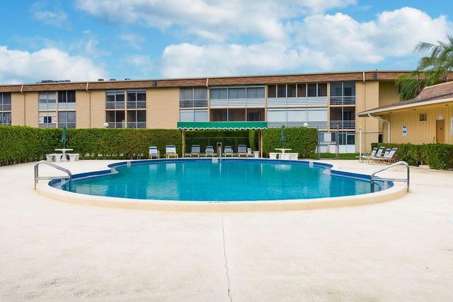 500 Village Green Circle W 205, Palm Springs, FL 33461