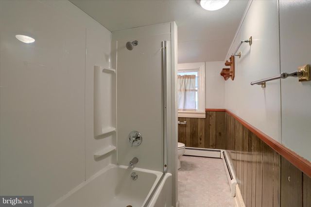107-109 E. MAIN STREET, Hummelstown, PA 17036