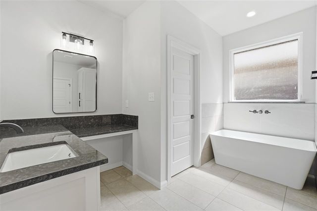 2406 NE Falcon Ln, Lawton, OK 73507