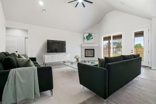 2406 NE Falcon Ln, Lawton, OK 73507