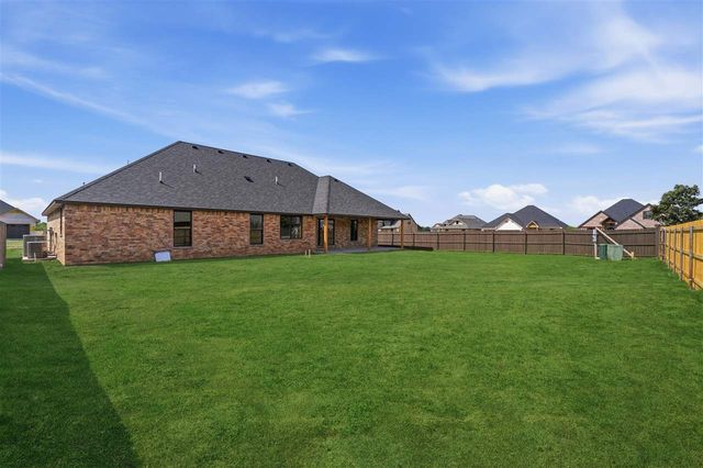 2406 NE Falcon Ln, Lawton, OK 73507
