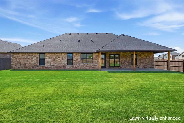 2406 NE Falcon Ln, Lawton, OK 73507