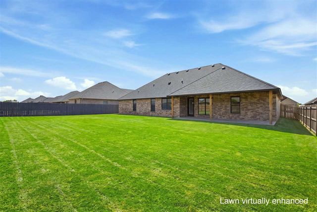 2406 NE Falcon Ln, Lawton, OK 73507