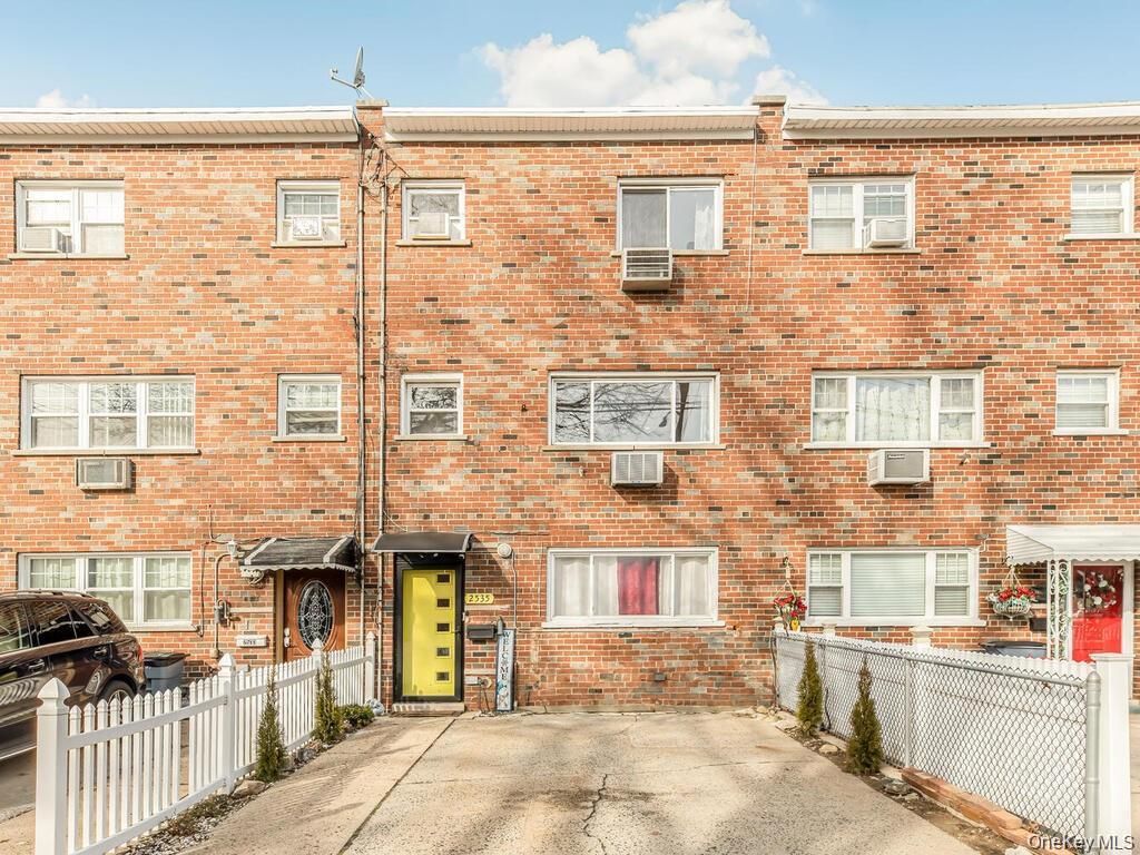 2535 Hollers Avenue, Bronx, NY 10475 — exterior