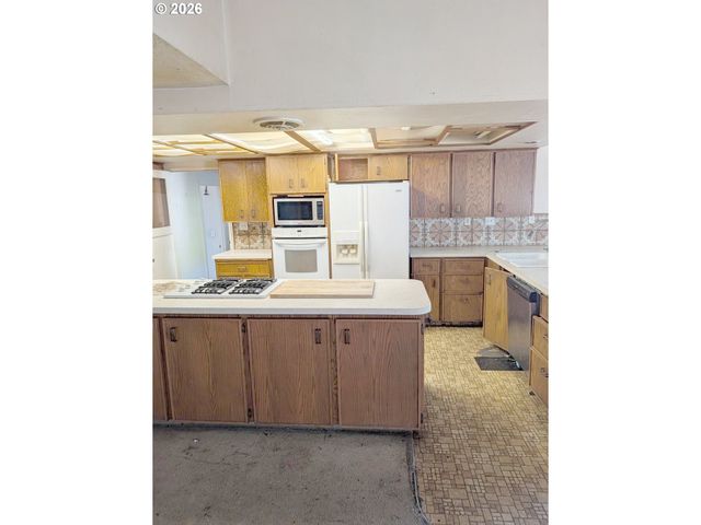 20010 Ne GLISAN St, Portland, OR 97230