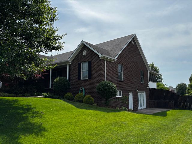 844 Isaac Shelby Circle, Frankfort, KY 40601