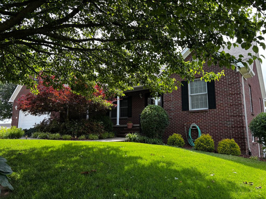 844 Isaac Shelby Circle, Frankfort, KY 40601