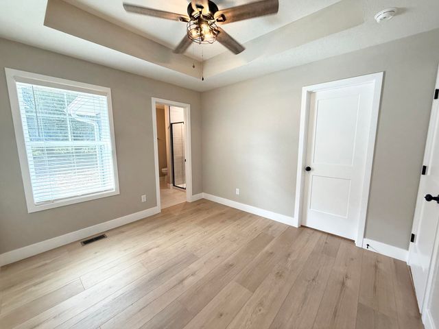 1116 W Broadmoor Street, Springfield, MO 65807