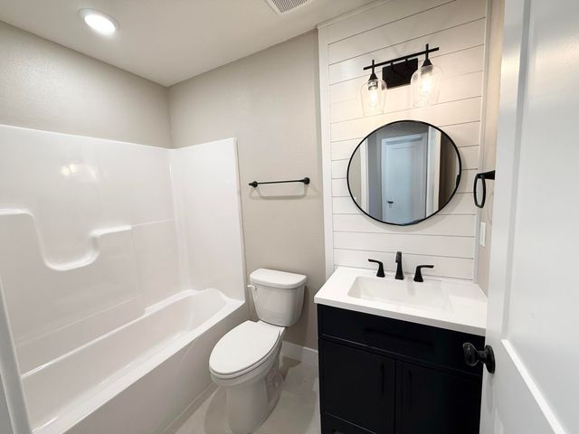 1116 W Broadmoor Street, Springfield, MO 65807