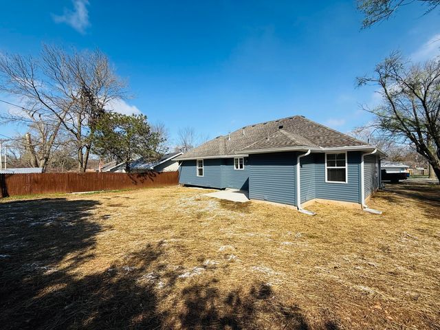 1116 W Broadmoor Street, Springfield, MO 65807