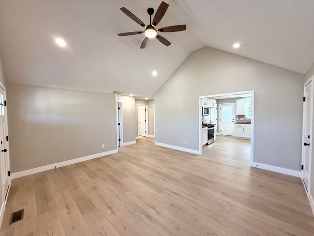 1116 W Broadmoor Street, Springfield, MO 65807