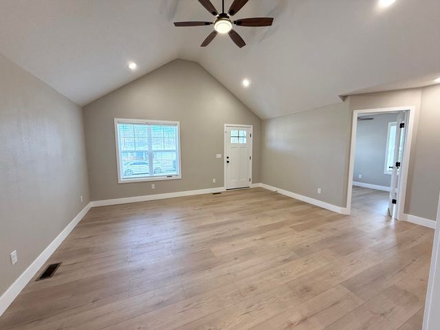 1116 W Broadmoor Street, Springfield, MO 65807