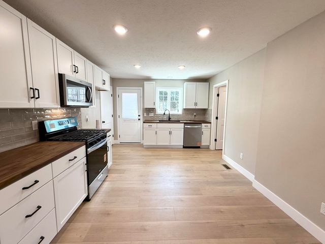 1116 W Broadmoor Street, Springfield, MO 65807