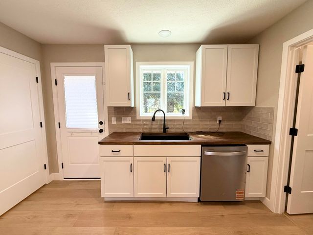 1116 W Broadmoor Street, Springfield, MO 65807