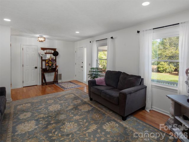 304 Wood Dale Drive, Hendersonville, NC 28791