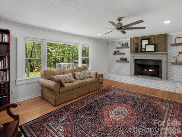 304 Wood Dale Drive, Hendersonville, NC 28791