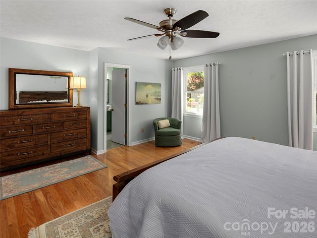 304 Wood Dale Drive, Hendersonville, NC 28791