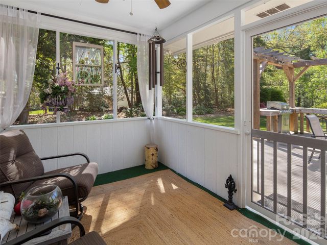 304 Wood Dale Drive, Hendersonville, NC 28791
