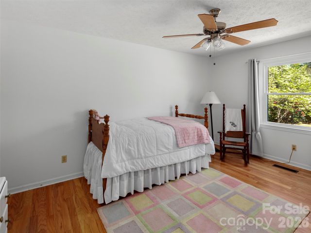 304 Wood Dale Drive, Hendersonville, NC 28791