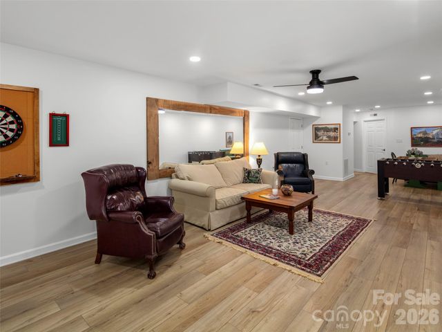 304 Wood Dale Drive, Hendersonville, NC 28791