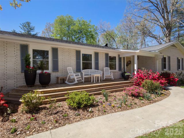 304 Wood Dale Drive, Hendersonville, NC 28791