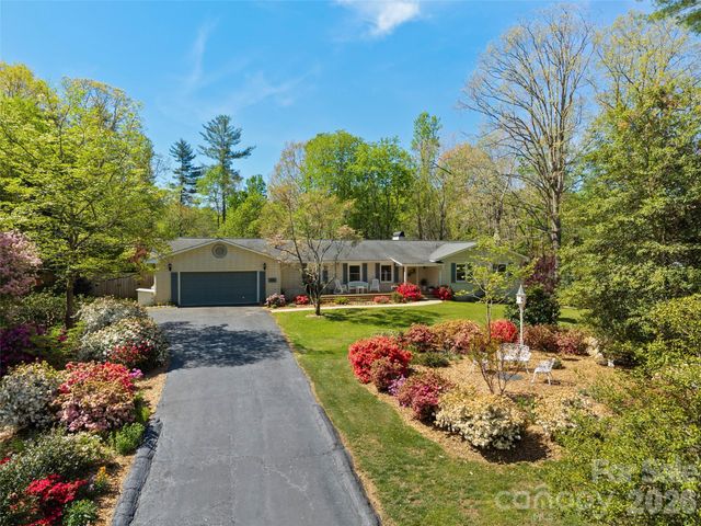 304 Wood Dale Drive, Hendersonville, NC 28791