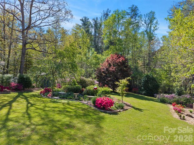 304 Wood Dale Drive, Hendersonville, NC 28791