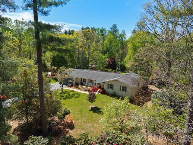 304 Wood Dale Drive, Hendersonville, NC 28791